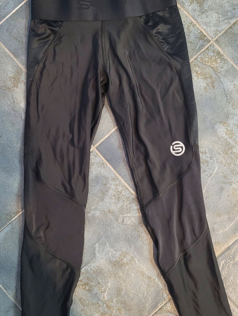 Skins Series-3 women’s compression leggings size M black running performance tig